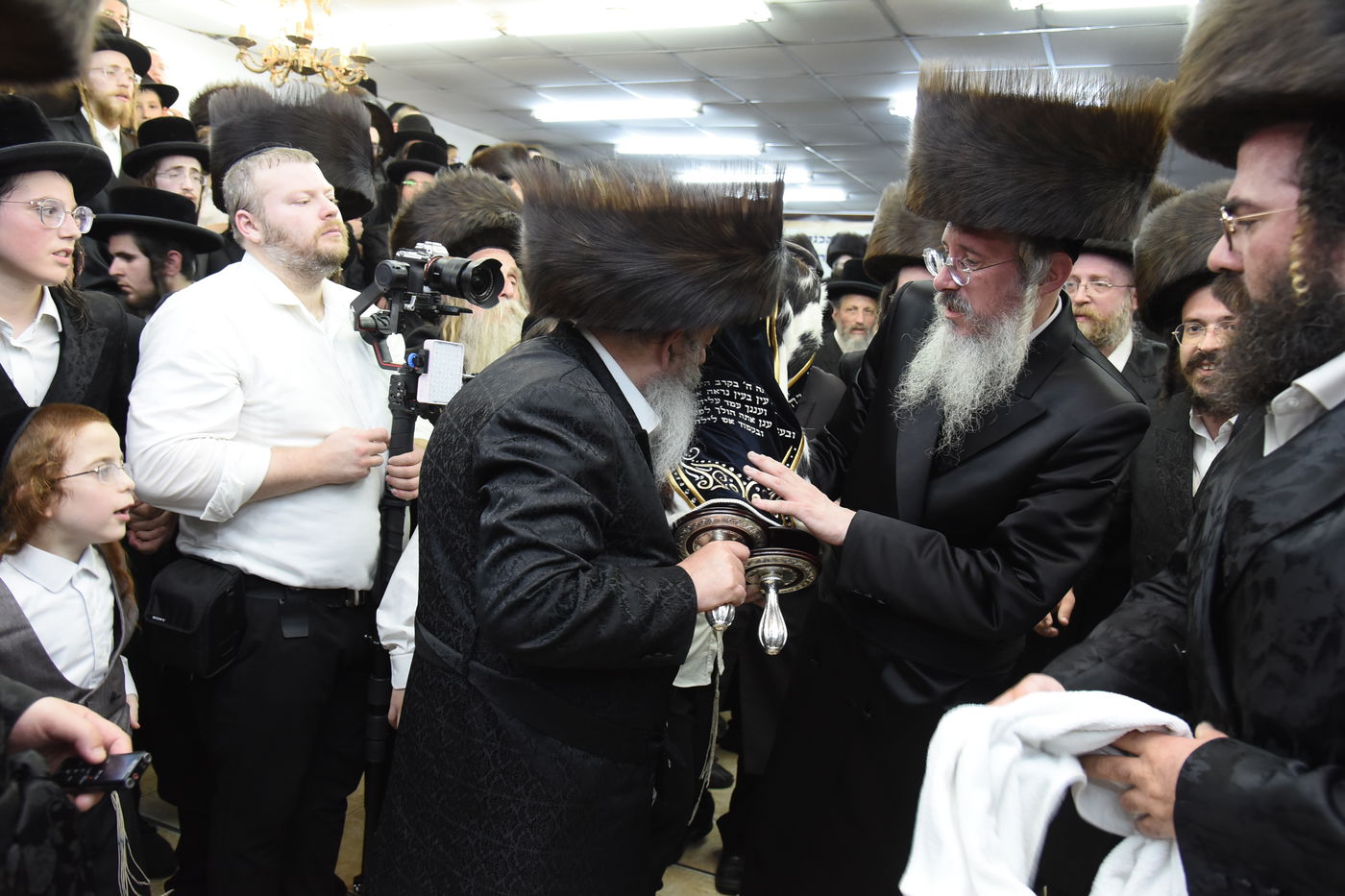 הכנסת ספר תורה לע"נ האברך הקדוש הרב אלתר שלמה לדרמן הי"ד