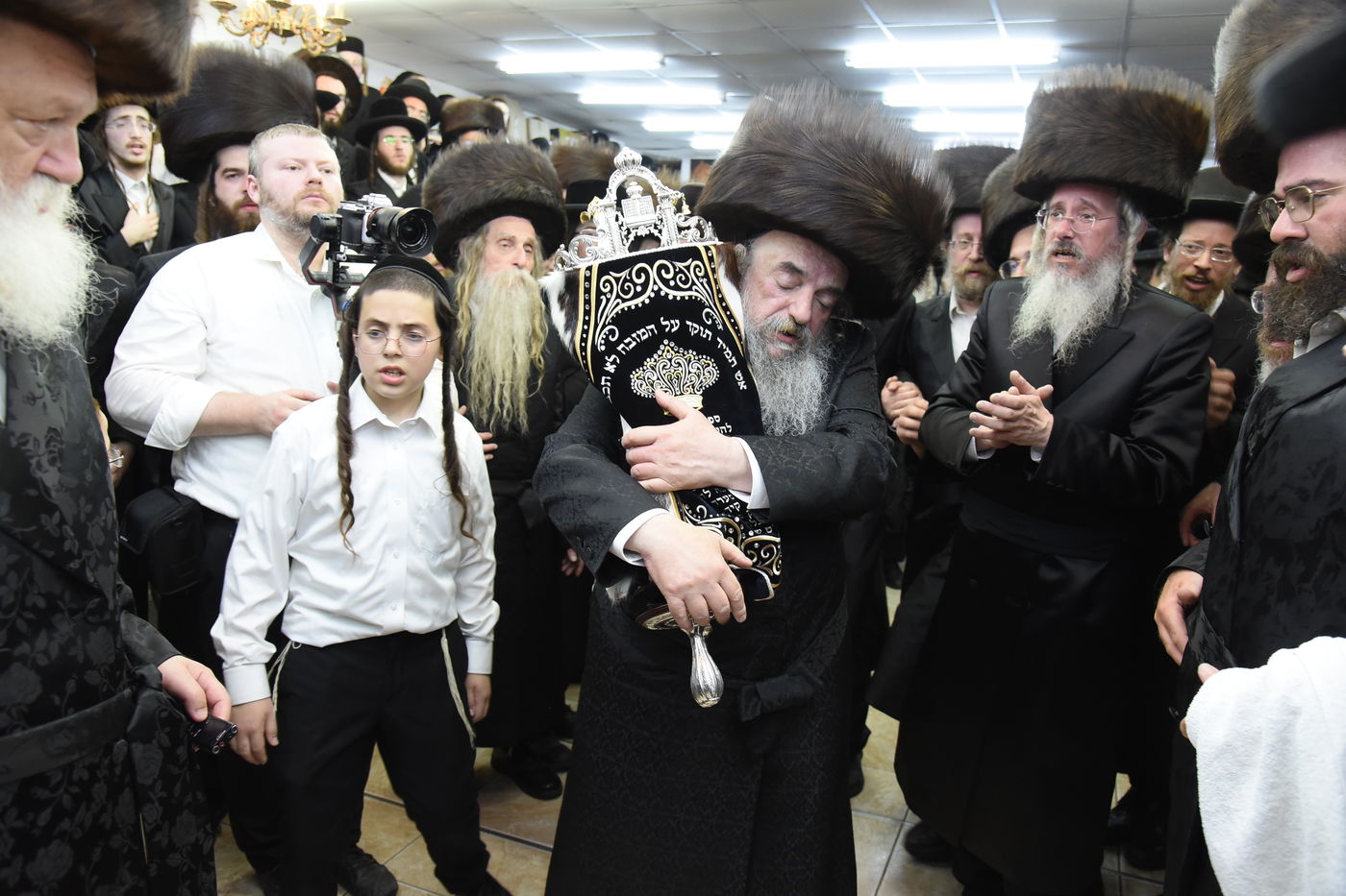 הכנסת ספר תורה לע"נ האברך הקדוש הרב אלתר שלמה לדרמן הי"ד