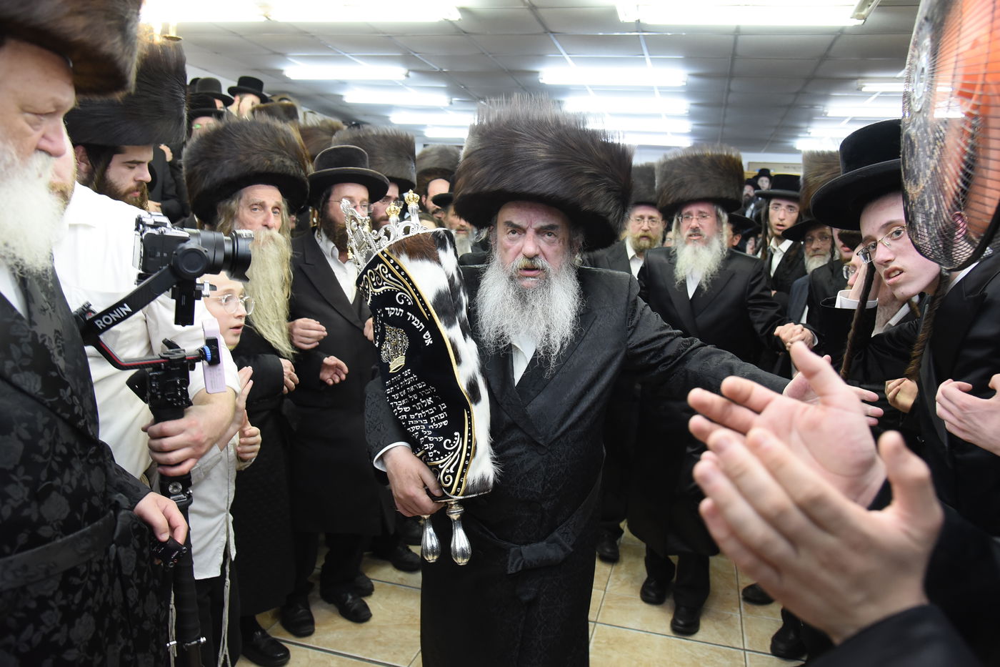 הכנסת ספר תורה לע"נ האברך הקדוש הרב אלתר שלמה לדרמן הי"ד