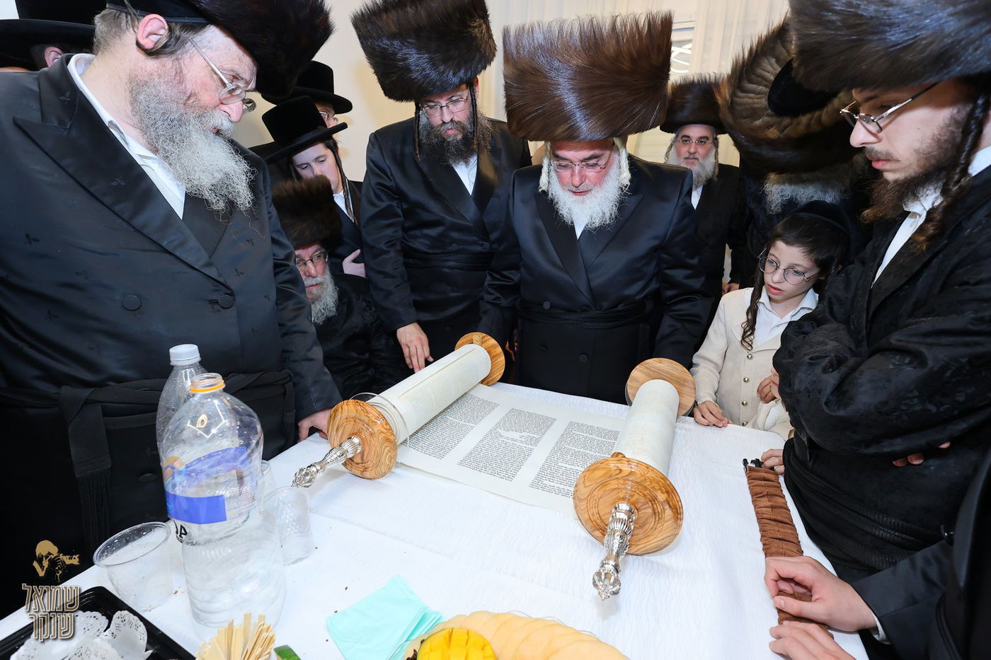 הכנסת ספר תורה לישיבה לצעירים דחסידי בעלזא חיפה