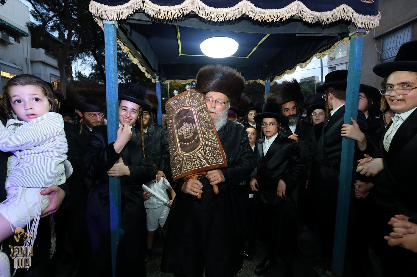 הכנסת ספר תורה לישיבה לצעירים דחסידי בעלזא חיפה