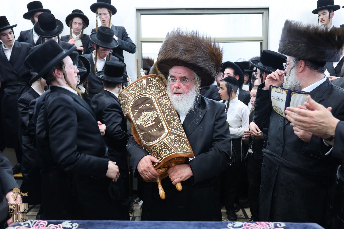 הכנסת ספר תורה לישיבה לצעירים דחסידי בעלזא חיפה