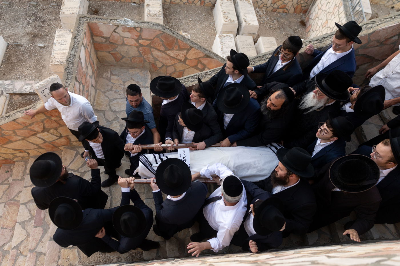 הלווית הקדוש הרב לוי יצחק פש הי"ד