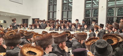 שמחת שבע הברכות בחצה"ק רחמסטריווקא אוקנוויין 