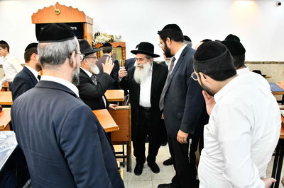 הגר"ש שטיינמן בשיחה בישיבת 'שיח יצחק'