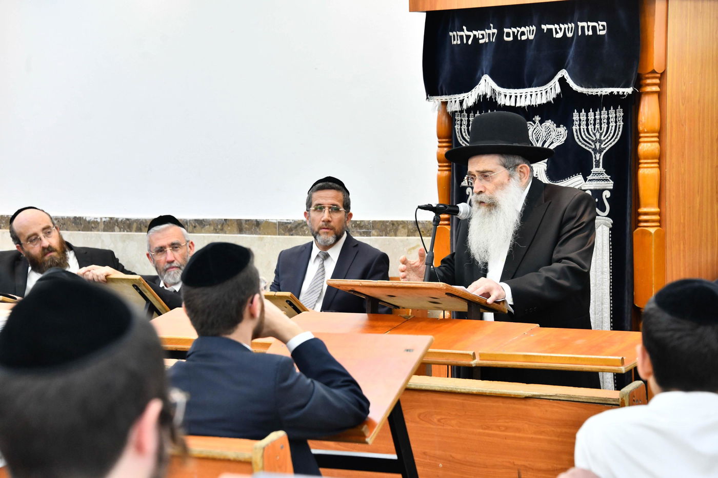 הגר"ש שטיינמן בשיחה בישיבת 'שיח יצחק'