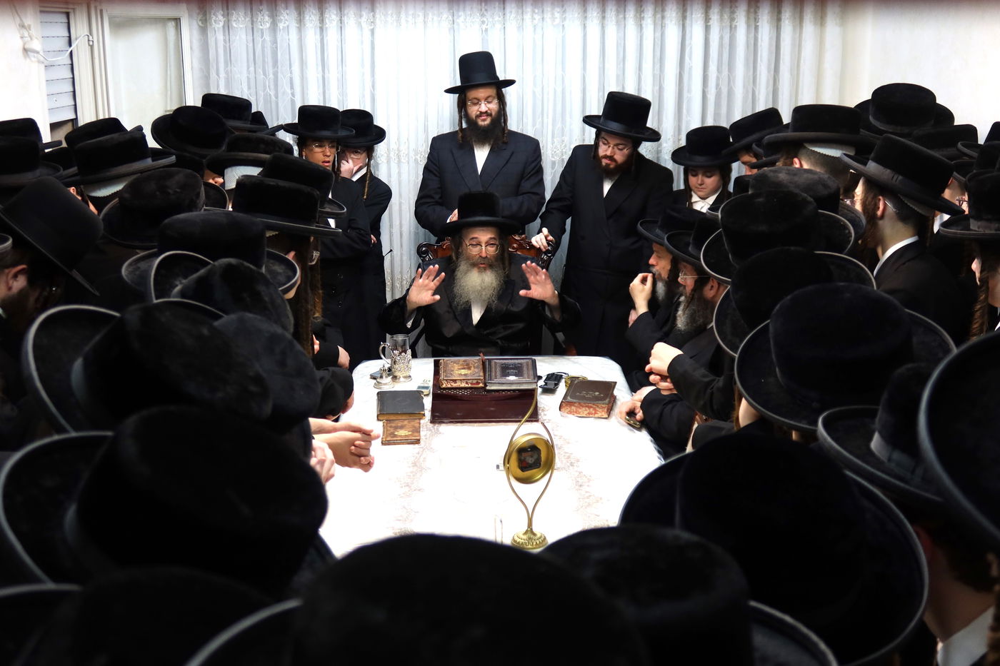 בחורי תולדות אהרן אצל האדמו"ר מתולדות משה