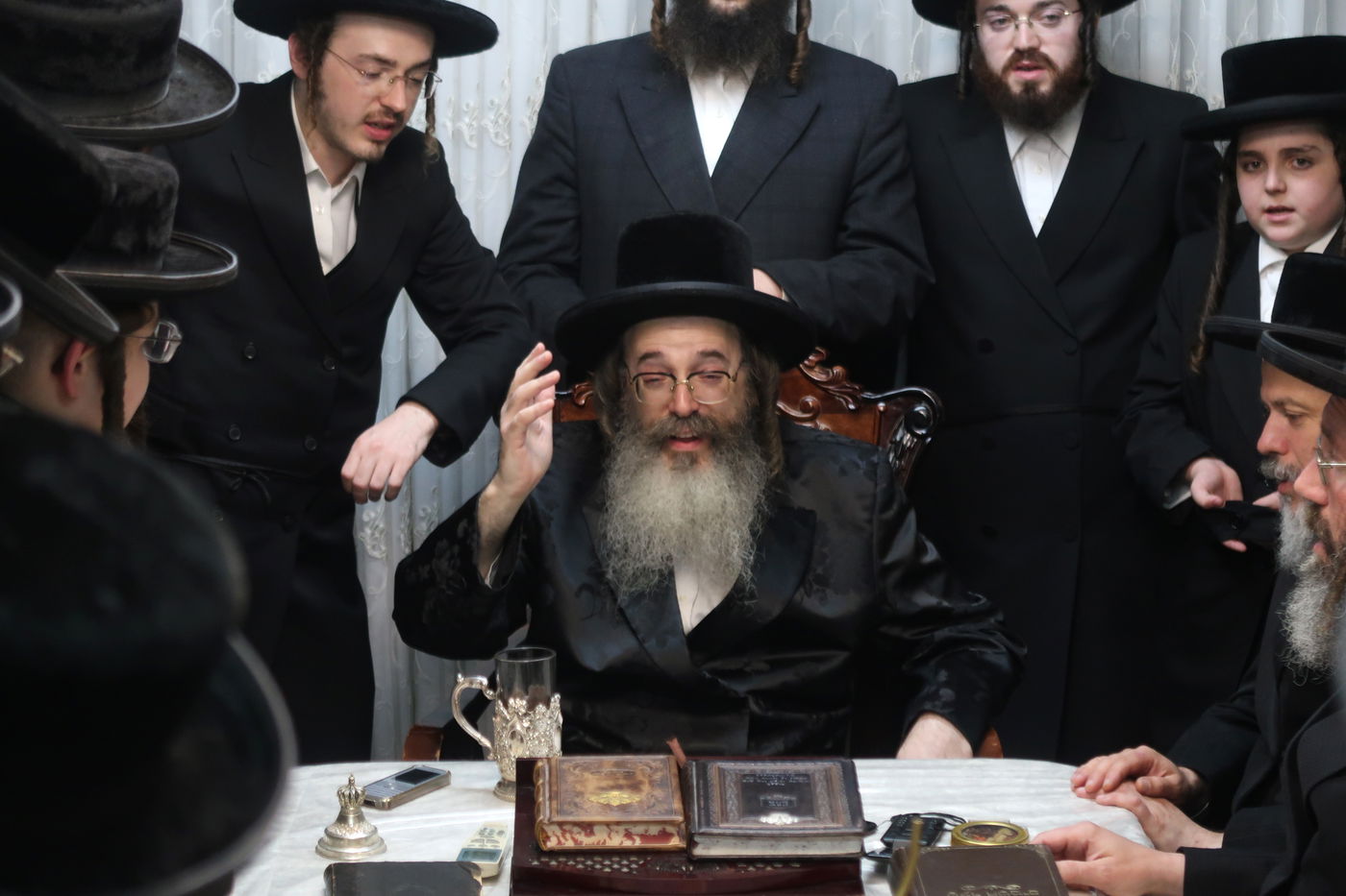 בחורי תולדות אהרן אצל האדמו"ר מתולדות משה