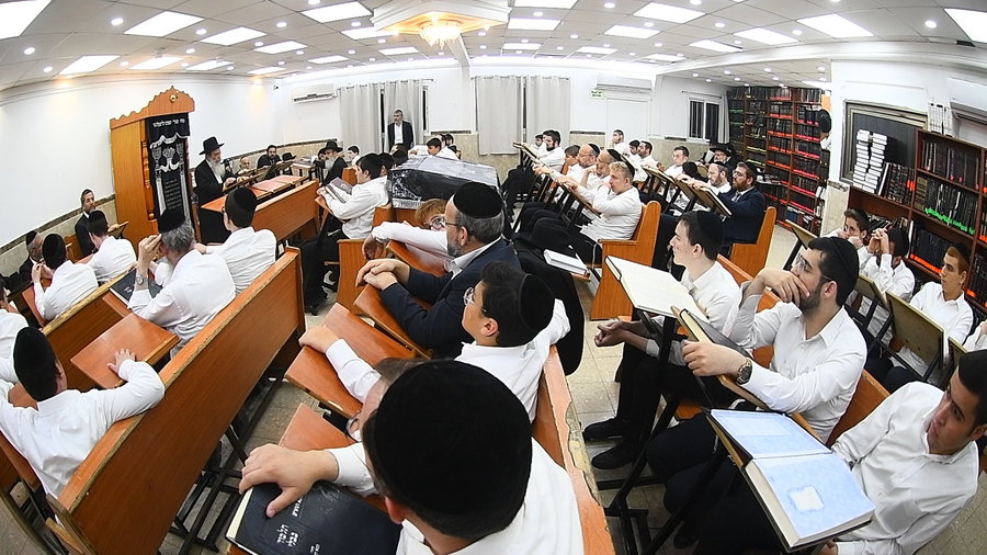 הגר"ש שטיינמן בשיחה בישיבת 'שיח יצחק'