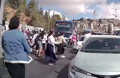 תיעוד חדש מרגע הפיגוע הרצחני ברמות | הירי וההמונים שנמלטים