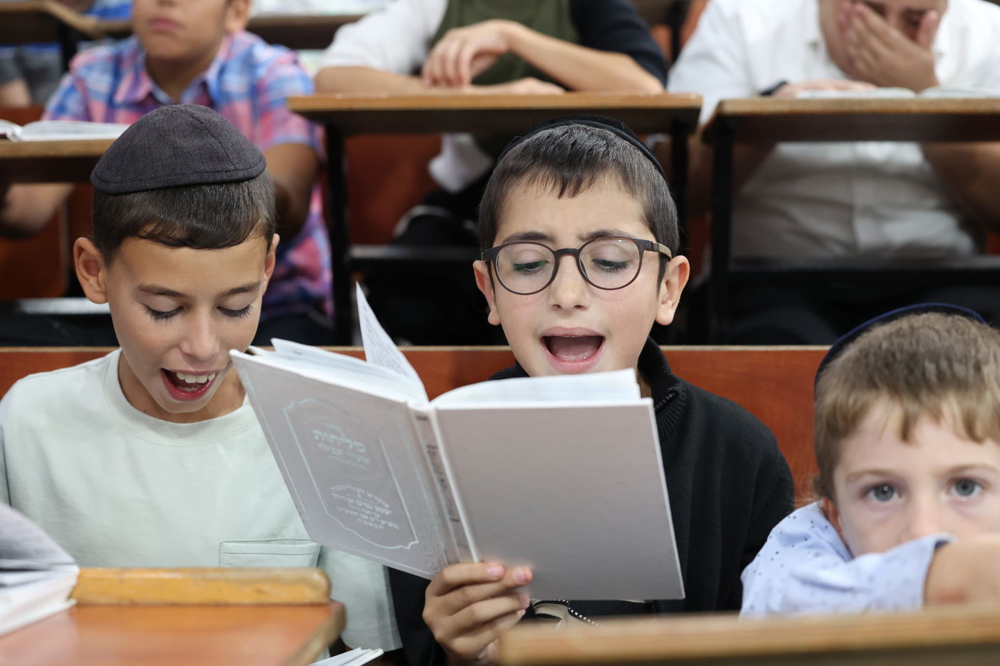 הראשל"צ הגאון רבי יצחק יוסף בסליחות בבית הכנסת "מגן אברהם"