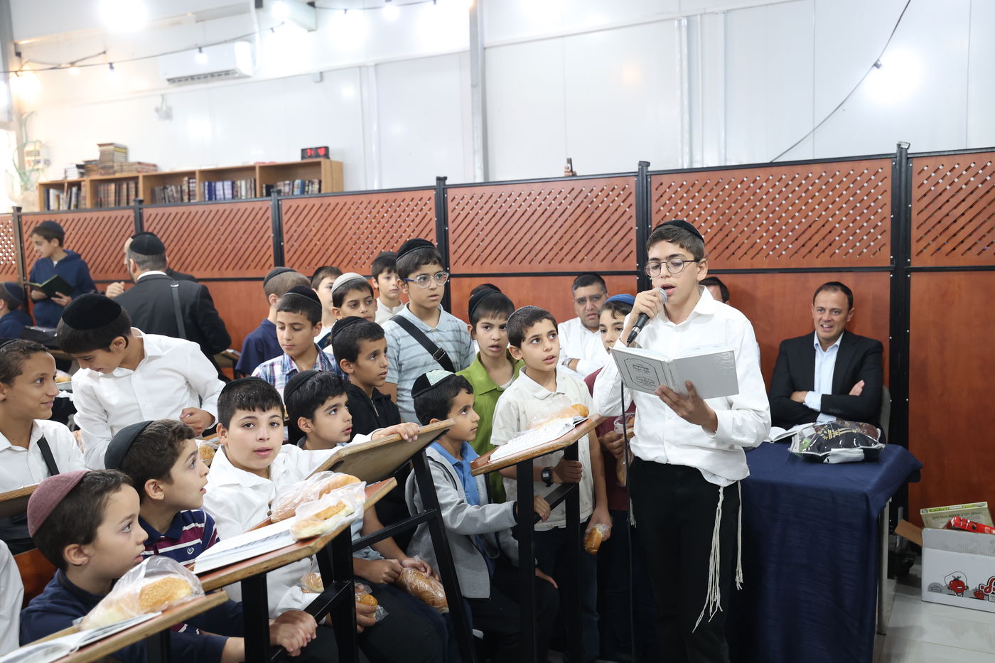 הראשל"צ הגאון רבי יצחק יוסף בסליחות בבית הכנסת "מגן אברהם"