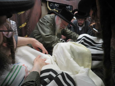 האדמו"ר מתולדות אהרן בברכת כהנים בבית שמש