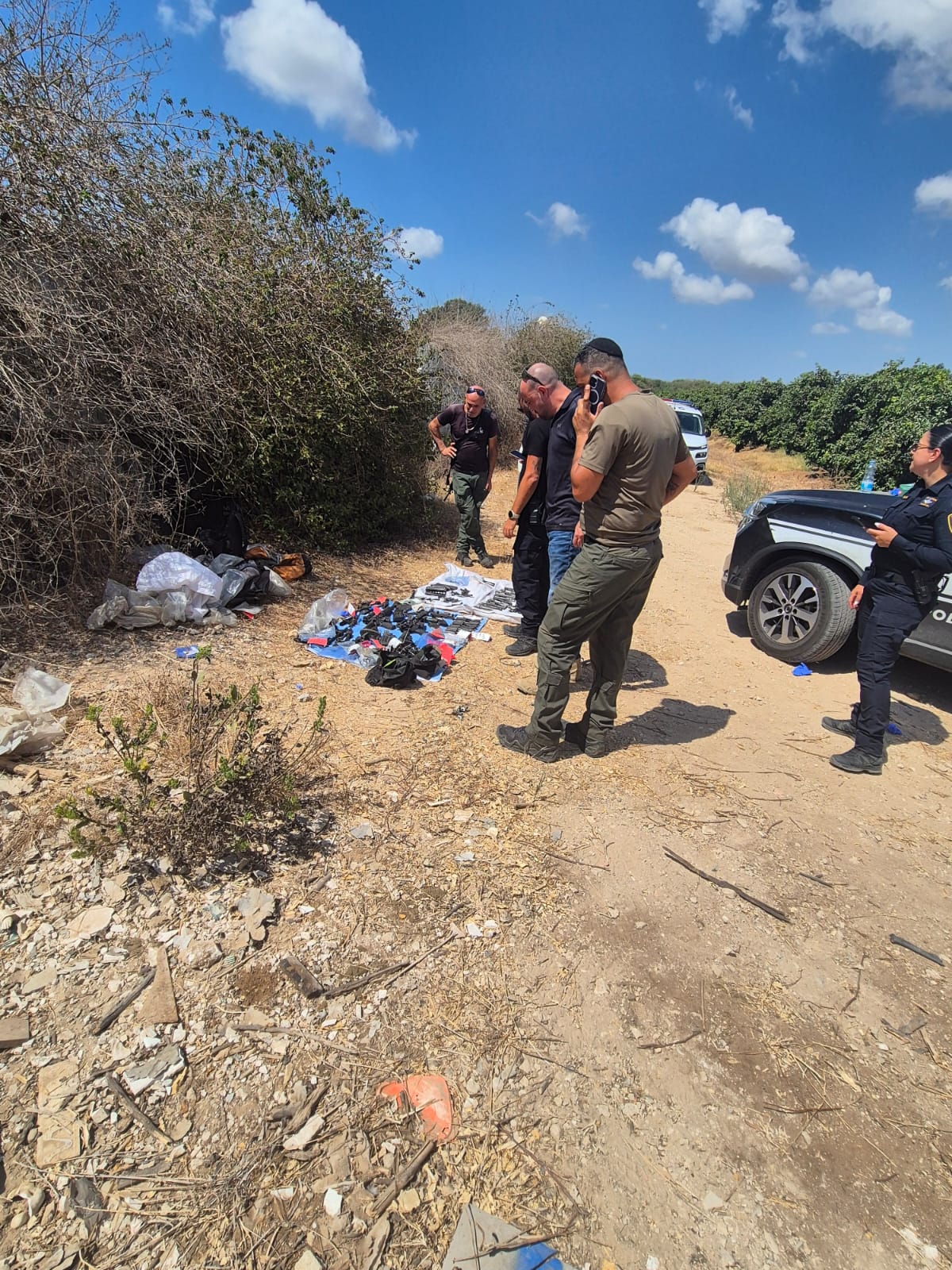 העובדים ביישוב החרדי נדהמו: מצבור ענק של כלי נשק נמצא סמוך לבתים