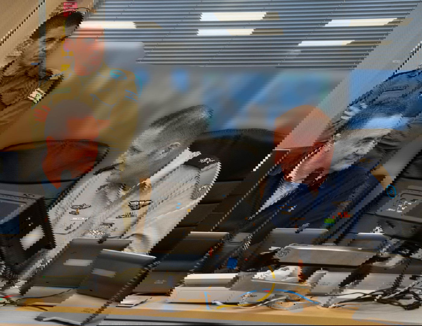 נתניהו ושר הביטחון בזמן אישור התקיפה