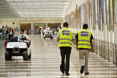 מחדל אבטחה חמור בנתב"ג: כך הצליח חשוד במשטרה לעבור את כל שרשרת האבטחה בשדה ולהמריא