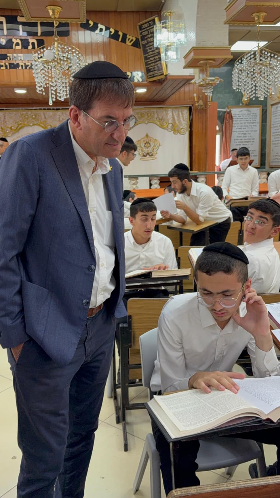 בועז ביסמוט בביקור בכסא רחמים