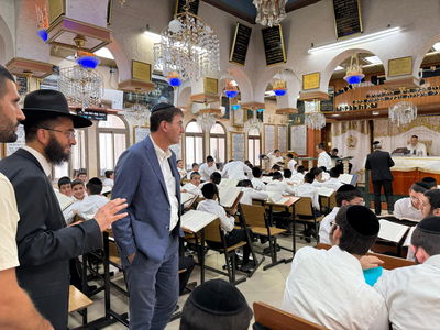 בועז ביסמוט בביקור בכסא רחמים