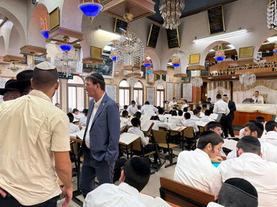 בועז ביסמוט בביקור בכסא רחמים