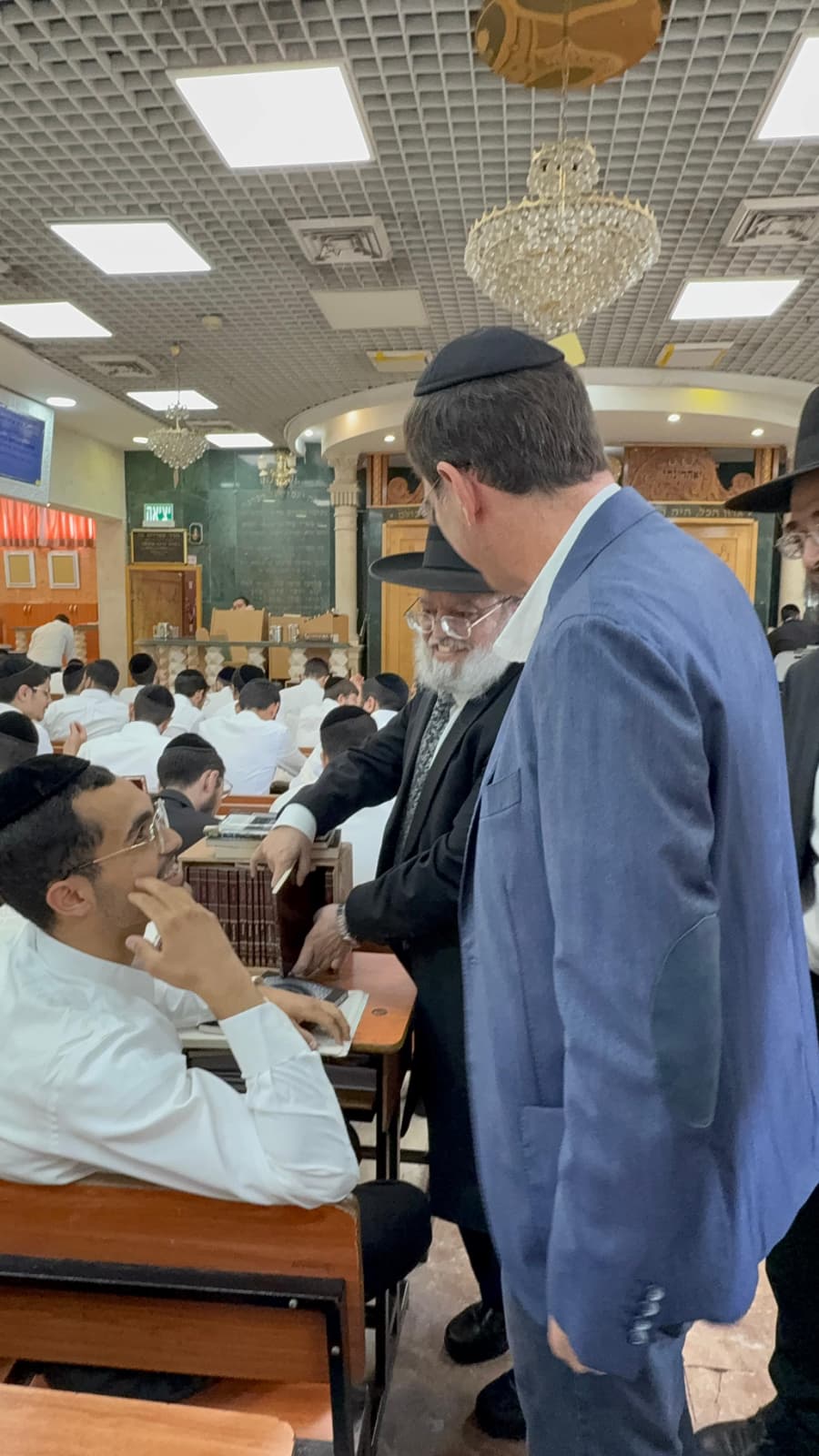 בועז ביסמוט בביקור בכסא רחמים