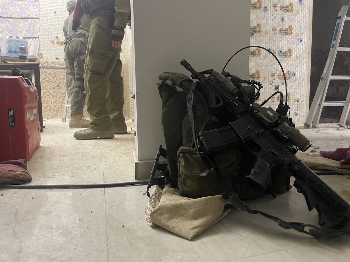 עוקץ, הנדסה, פקע"ר וטכנאי גז בן 60 | כתב 'כיכר השבת' התלווה להריסת בתי מחבלים; כך זה נראה