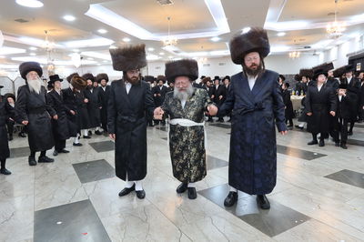 שמחת נישואי נכד האדמו"ר מנאדבורנה באניא