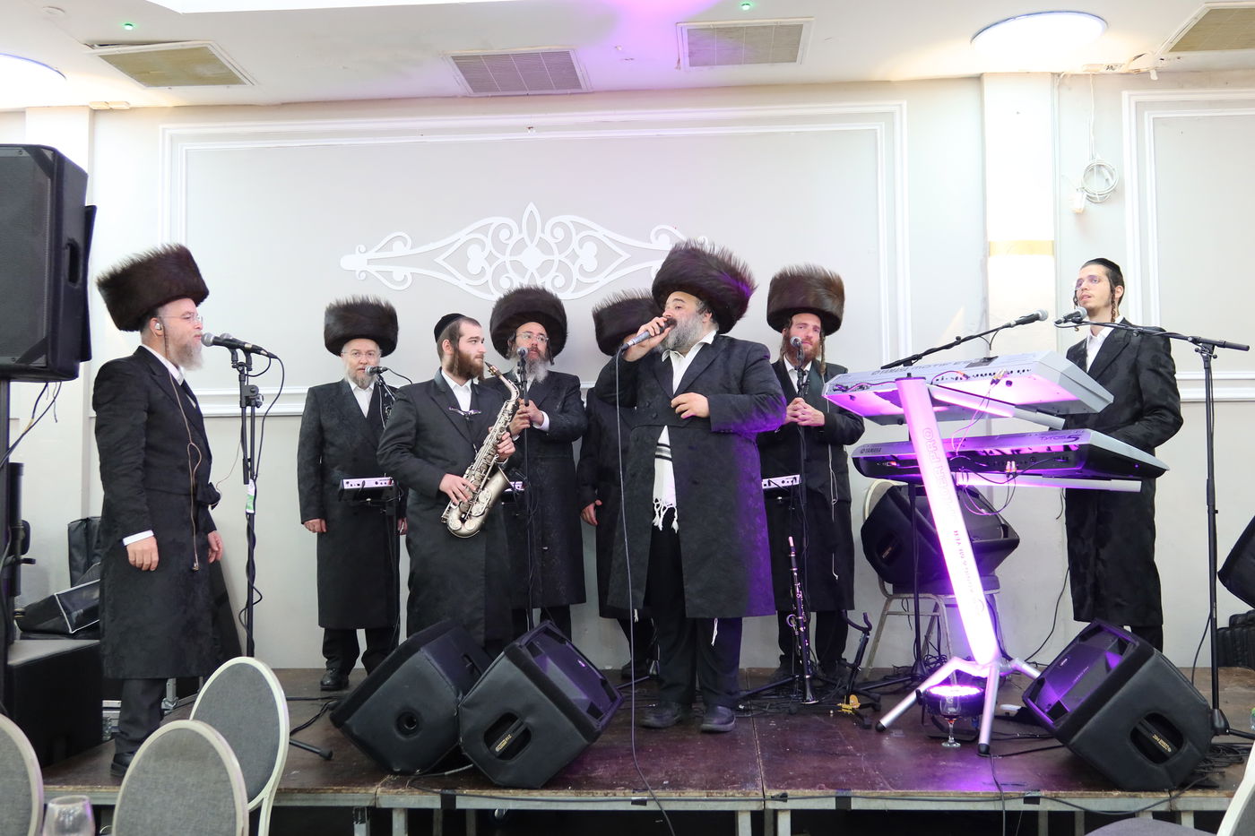 שמחת נישואי נכד האדמו"ר מנאדבורנה באניא