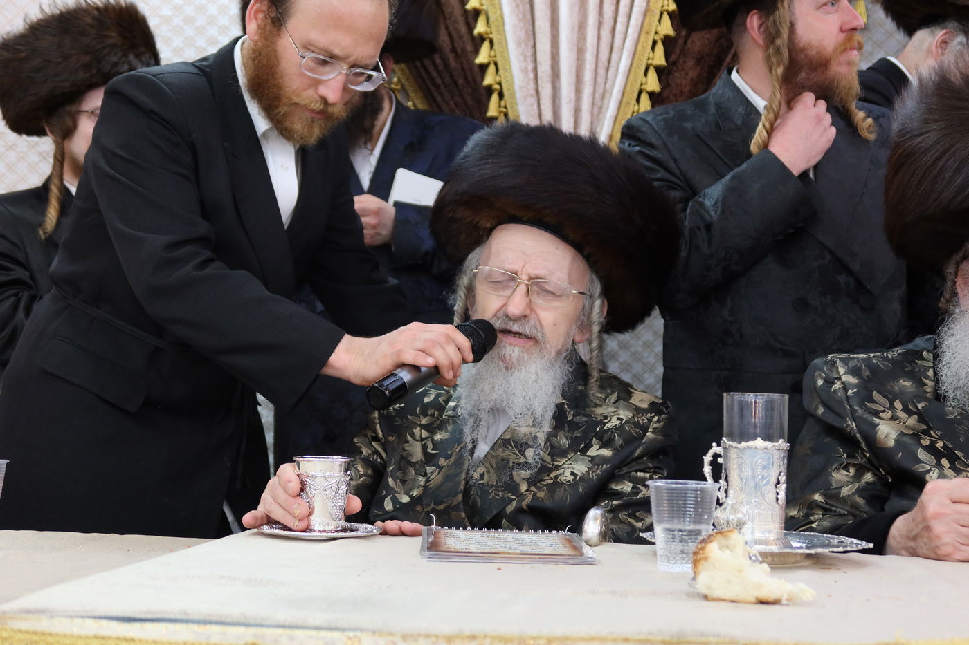 שמחת נישואי נכד האדמו"ר מנאדבורנה באניא