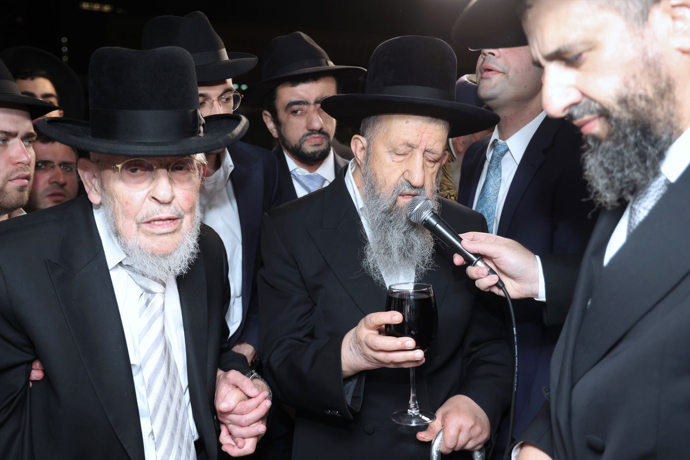 שמחת נישואי נכדתם של הראשל"צ הגרש"מ עמאר, והגרב"צ מוצפי 