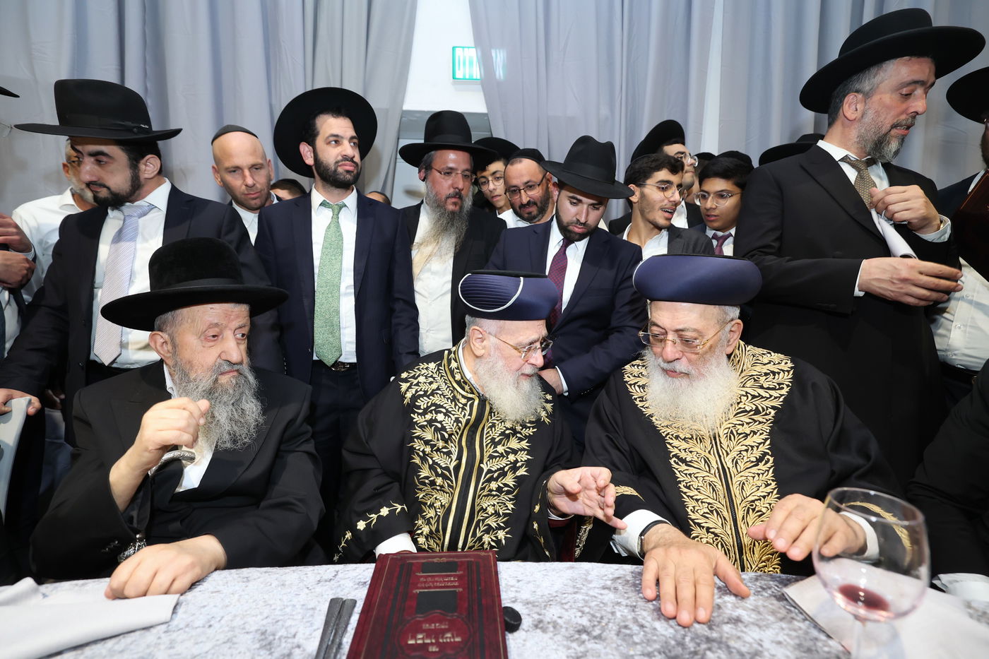 שמחת נישואי נכדתם של הראשל"צ הגרש"מ עמאר, והגרב"צ מוצפי 