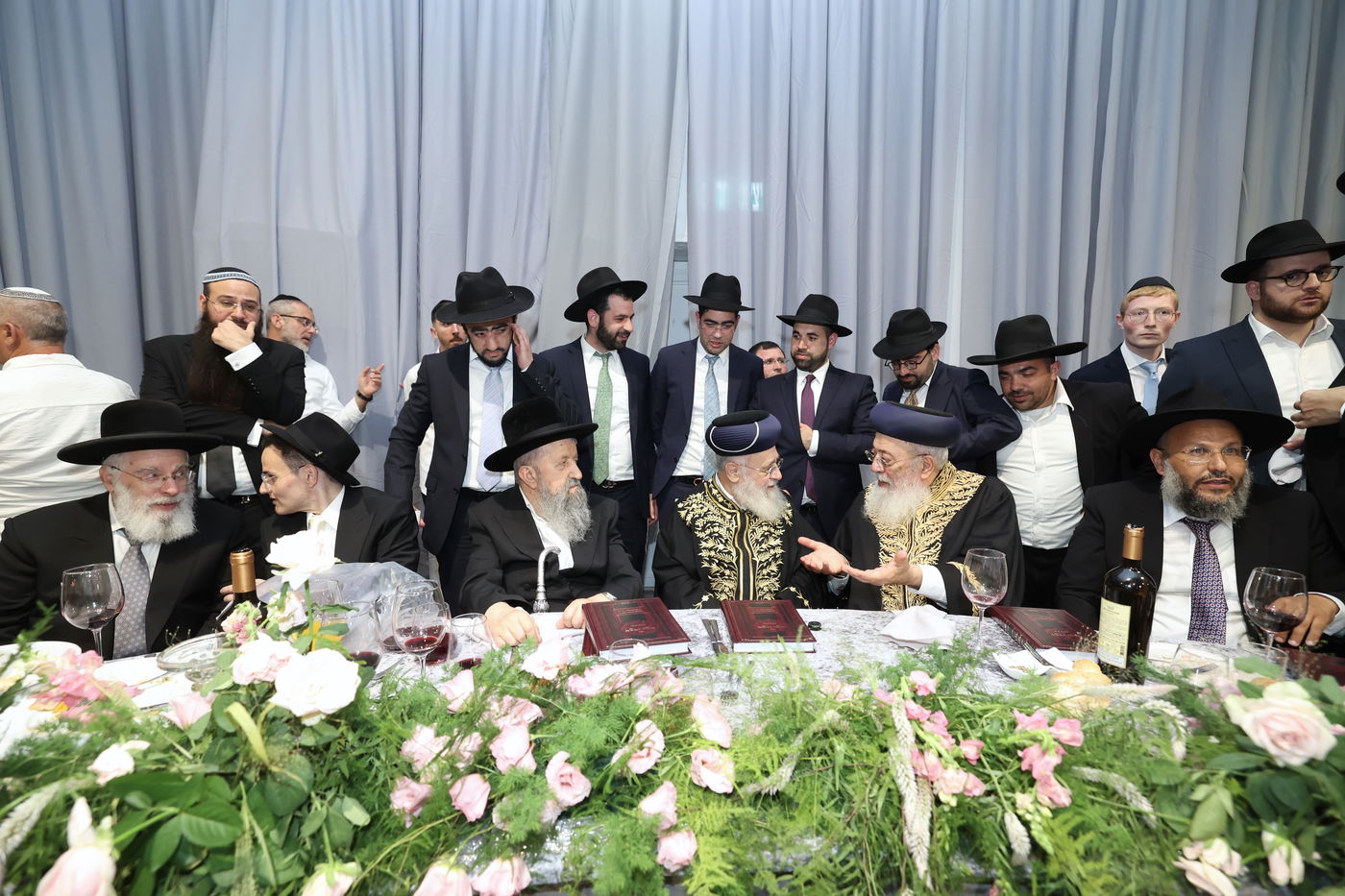 שמחת נישואי נכדתם של הראשל"צ הגרש"מ עמאר, והגרב"צ מוצפי 