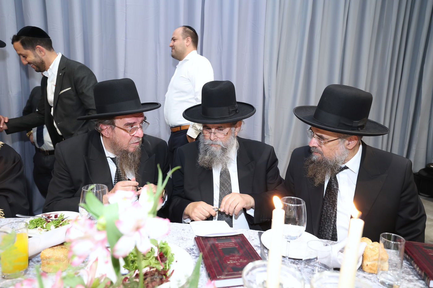 שמחת נישואי נכדתם של הראשל"צ הגרש"מ עמאר, והגרב"צ מוצפי 