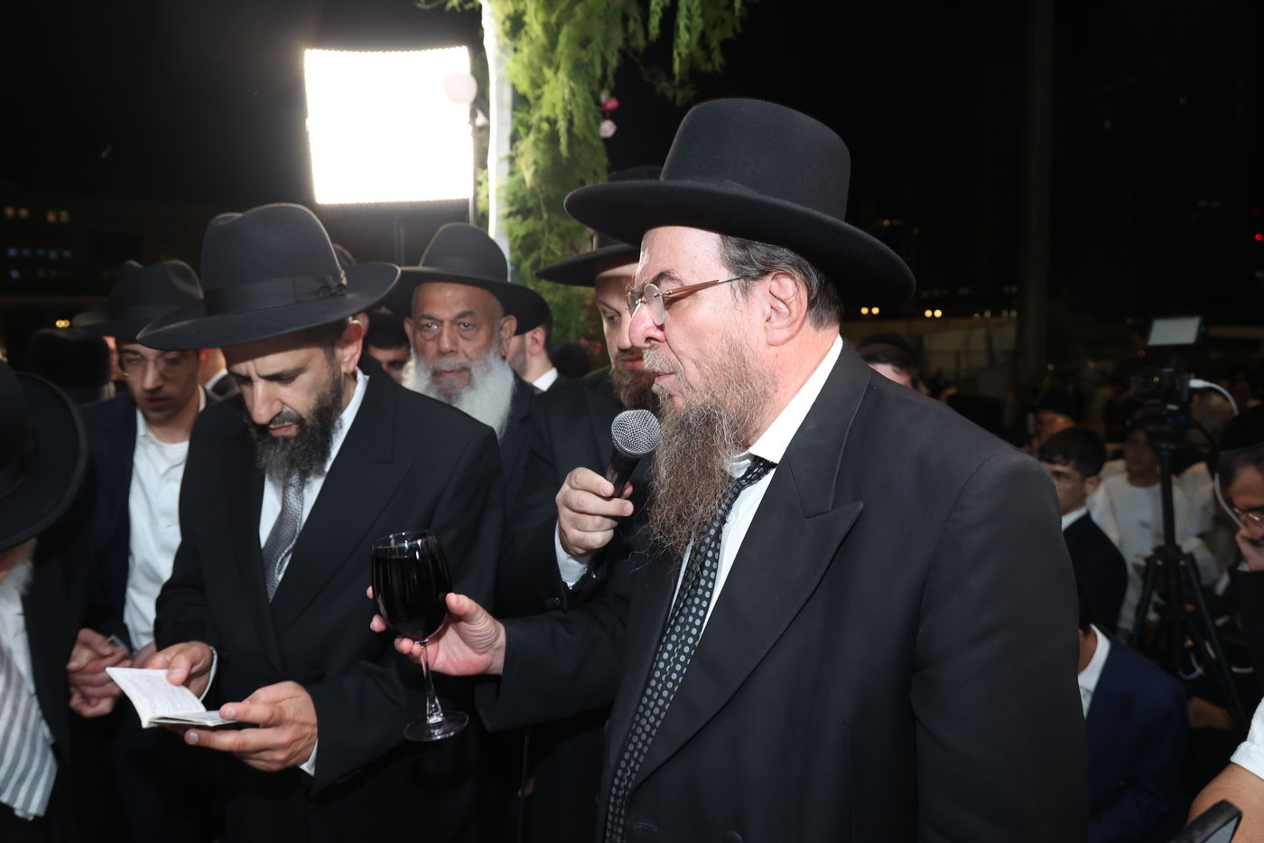 שמחת נישואי נכדתם של הראשל"צ הגרש"מ עמאר, והגרב"צ מוצפי 