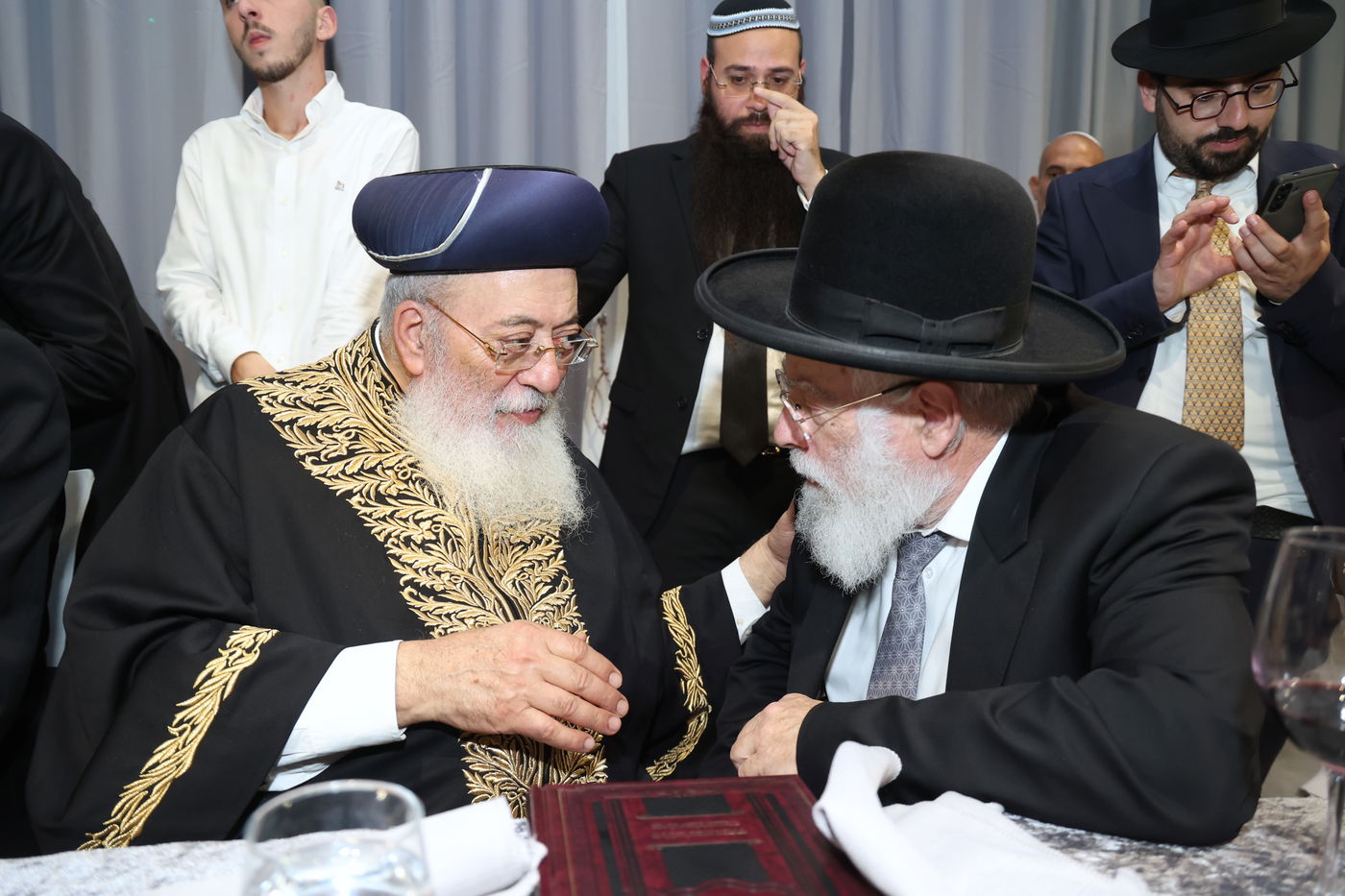 שמחת נישואי נכדתם של הראשל"צ הגרש"מ עמאר, והגרב"צ מוצפי 