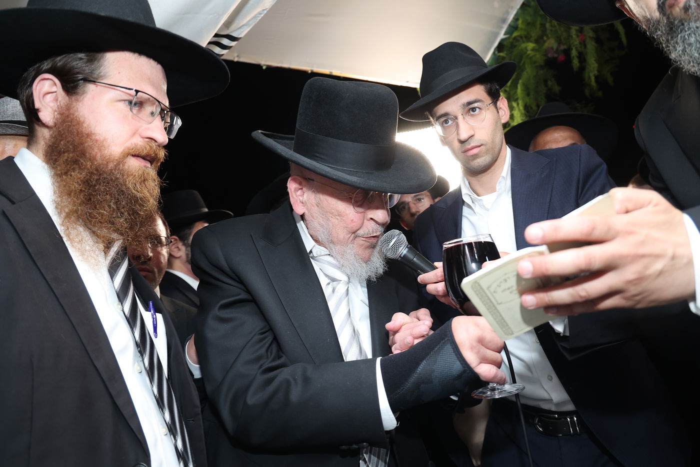 שמחת נישואי נכדתם של הראשל"צ הגרש"מ עמאר, והגרב"צ מוצפי 