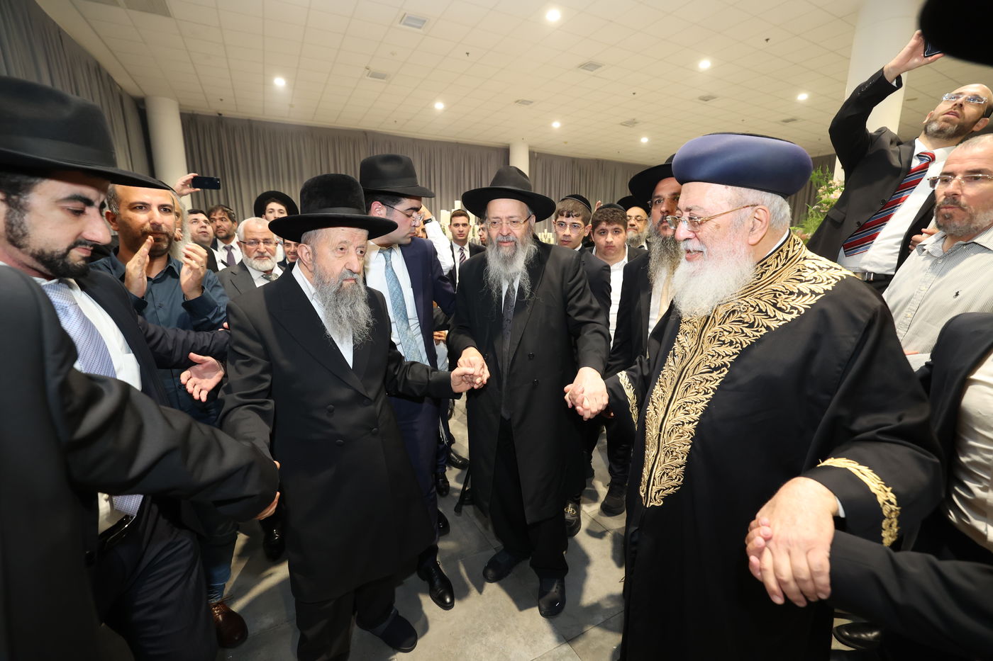 שמחת נישואי נכדתם של הראשל"צ הגרש"מ עמאר, והגרב"צ מוצפי 