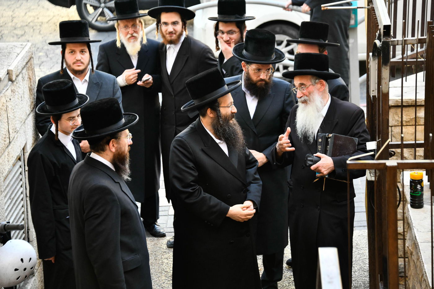 הרה"צ רבי חיים שלום הלברשטאם בביקור בישיבת באבוב בבת ים