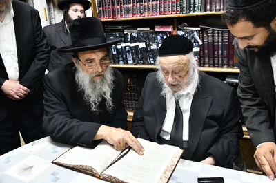 האדמו"ר מאשלג בביקור אצל הגרב"ד פוברסקי