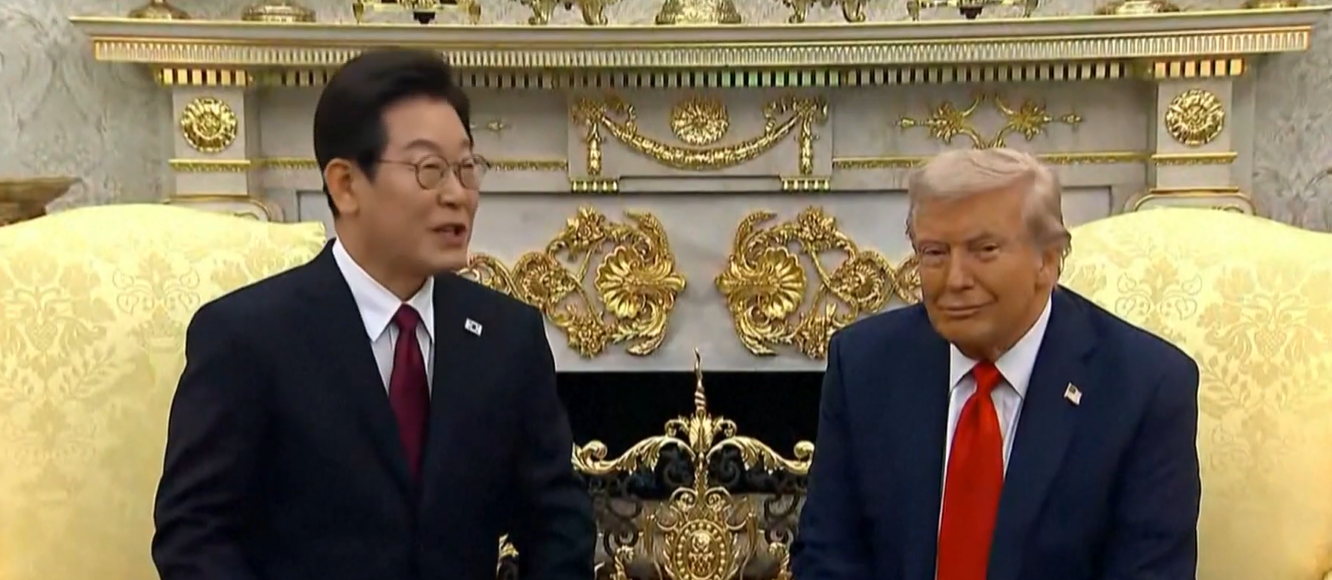 טראמפ ונשיא דרום קוריאה לי ג'ה-מיונג