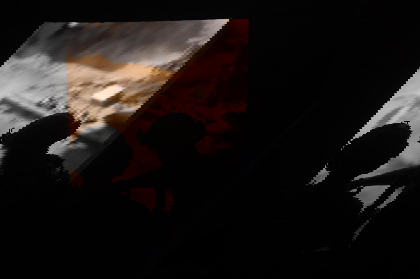 תיעוד דרמטי מתוך עזה: הלוחמים מכוונים מתוך המבנה - ומשגרים אש