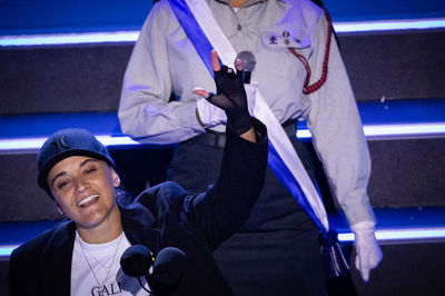 "אמרתי למחבל תירה בי": אמילי דמארי ריגשה את בריטניה עם עדות מהשבי