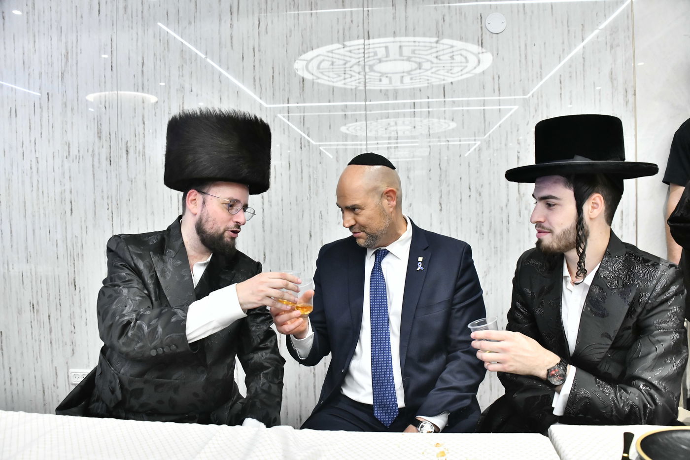 שמחת אירוסי בת איש התקשורת ישראל כהן