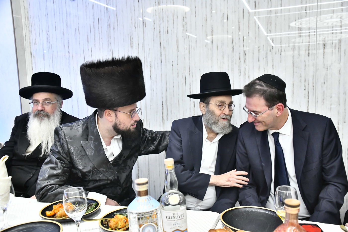 שמחת אירוסי בת איש התקשורת ישראל כהן