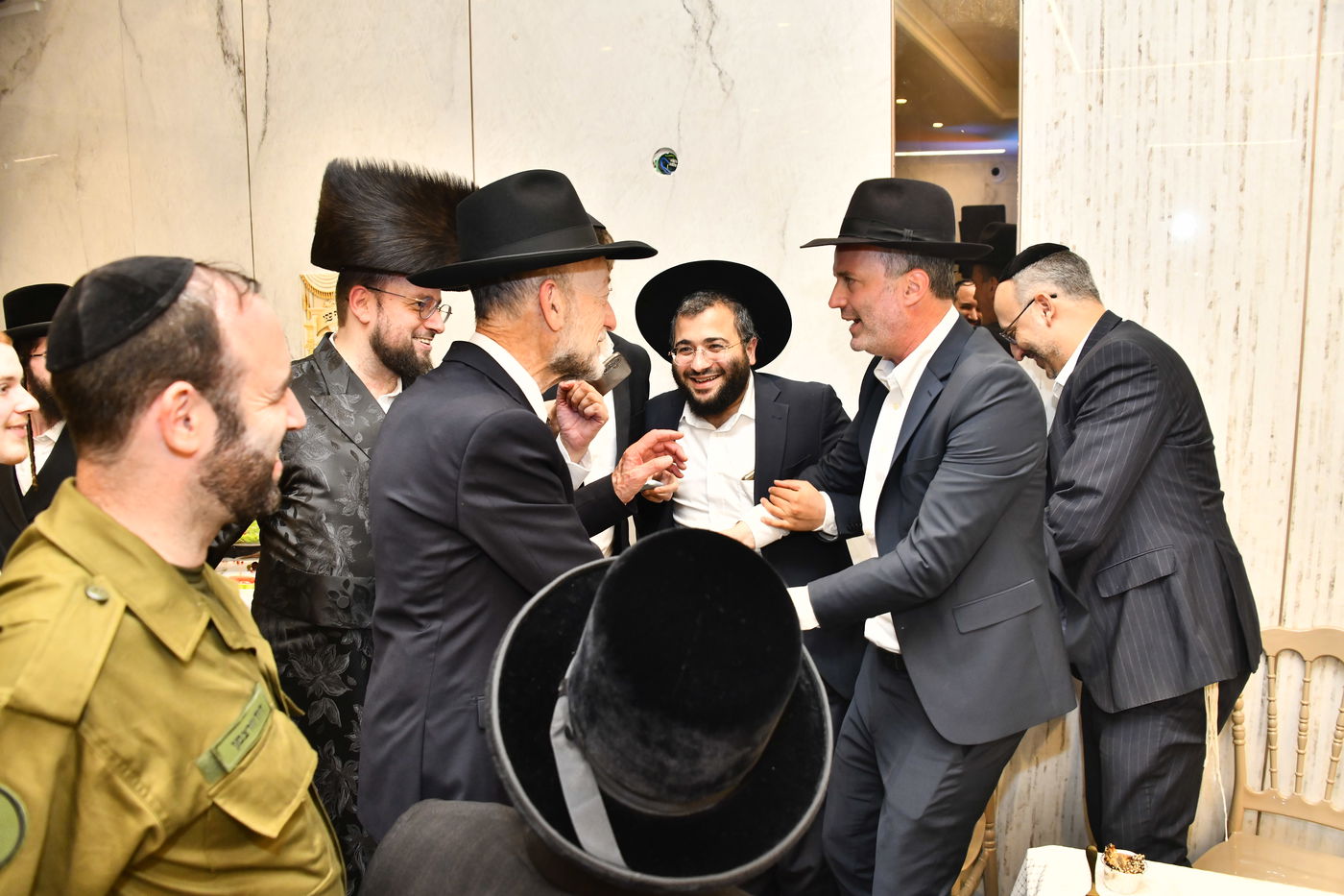 שמחת אירוסי בת איש התקשורת ישראל כהן