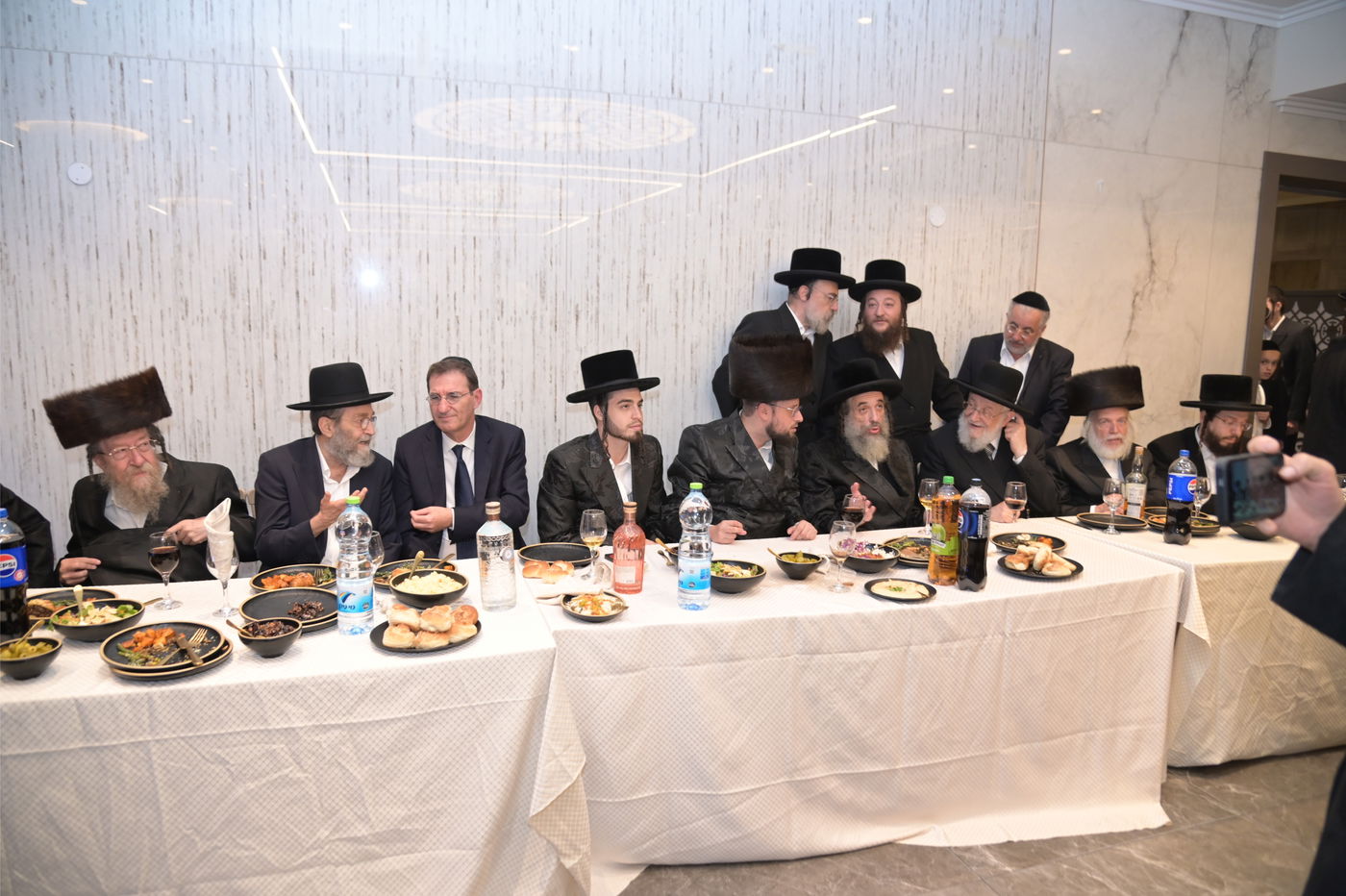 שמחת אירוסי בת איש התקשורת ישראל כהן