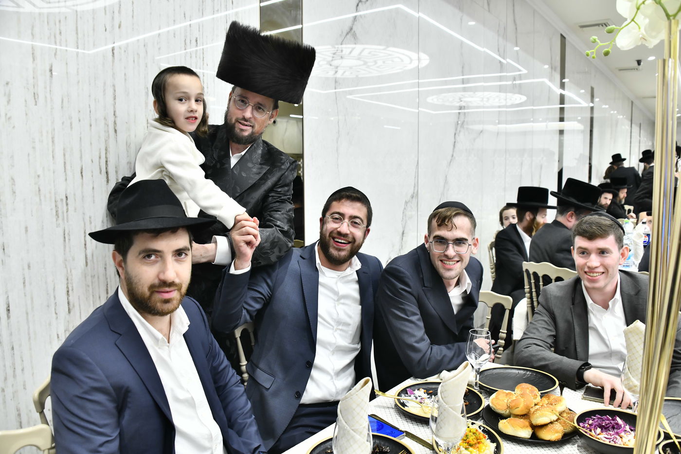 שמחת אירוסי בת איש התקשורת ישראל כהן