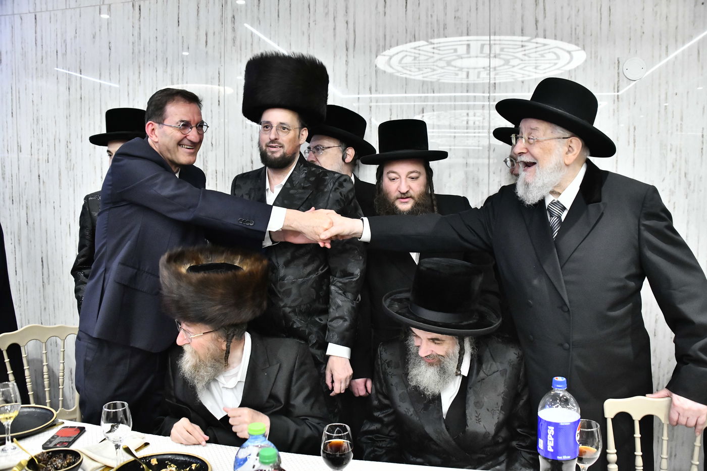 שמחת אירוסי בת איש התקשורת ישראל כהן