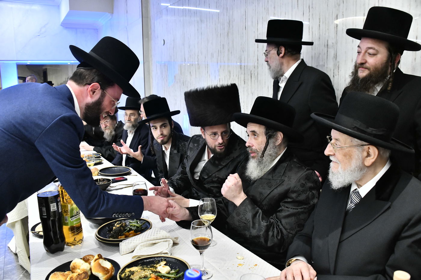 שמחת אירוסי בת איש התקשורת ישראל כהן