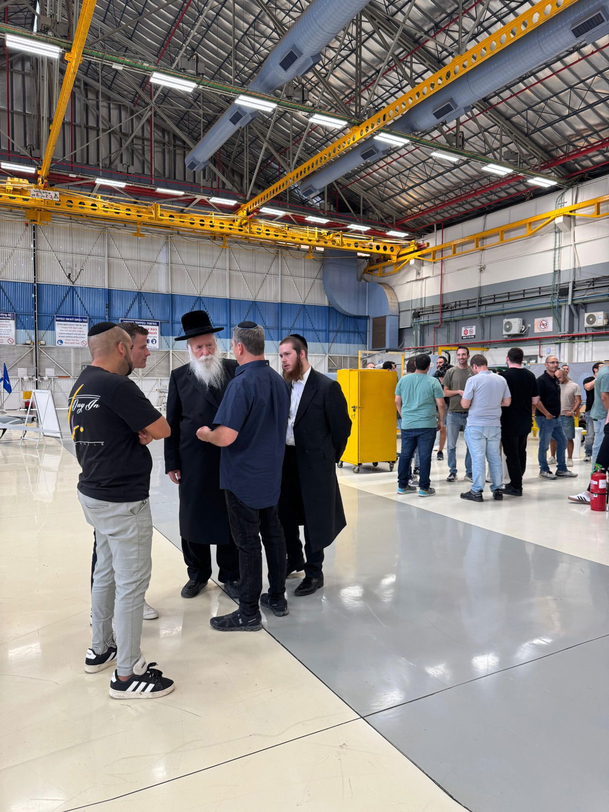 הגרי"ד גרוסמן בשיחה לפני הלוחמים בתעשייה האווירית