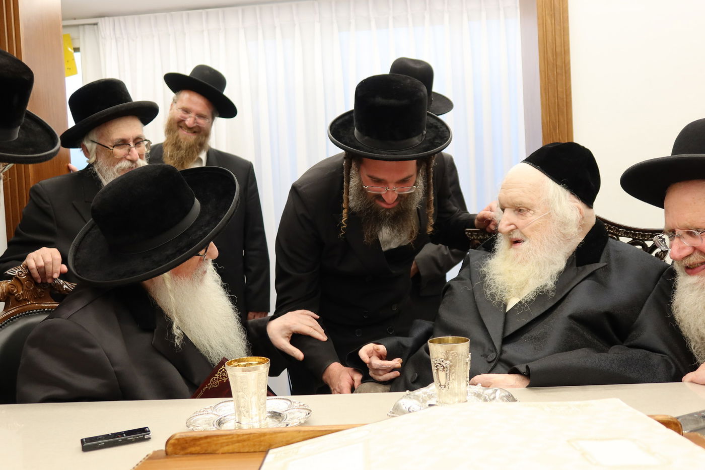 האדמו"ר מצאנז בביקור אצל הגר"מ שטרנבוך